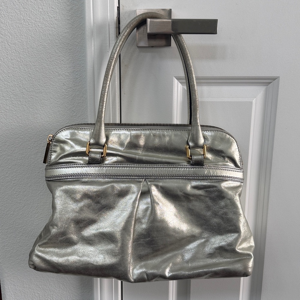 Authentic Marc Jacobs Silver Shoulder Bag - Picture 2 of 10